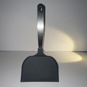 Wilton The Really Big Spatula in Black for Large Cookies